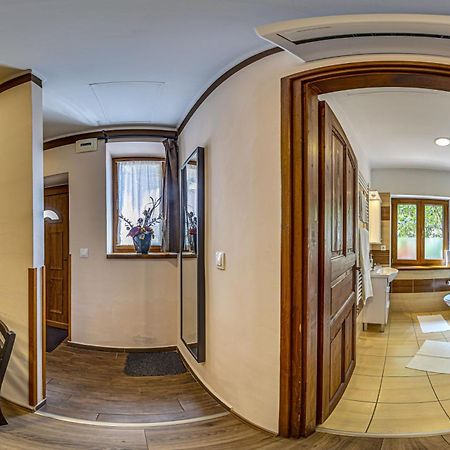 Napraforgo Wellness Haz Es Panzio Bed and Breakfast Pécs Buitenkant foto