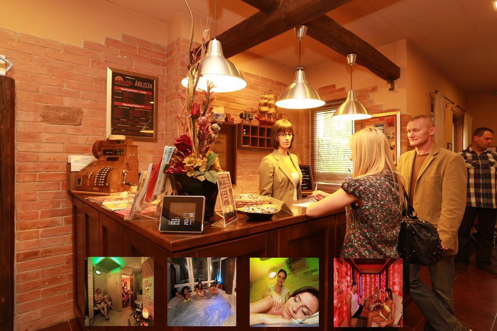 Napraforgo Wellness Haz Es Panzio Bed and Breakfast Pécs Buitenkant foto